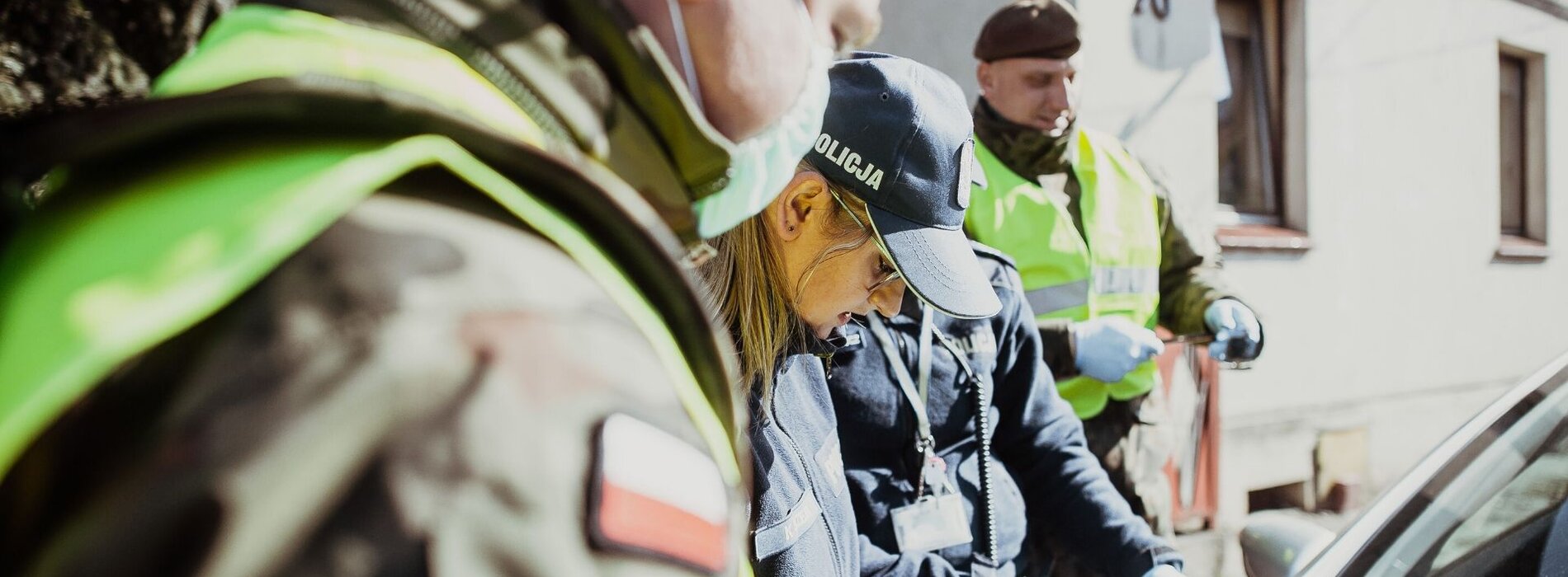 Żołnierze Wojsk Obrony Terytorialnej opiekują się tysiącem osób starszych i kombatantów, masowo oddają krew, pobierają wymazy!