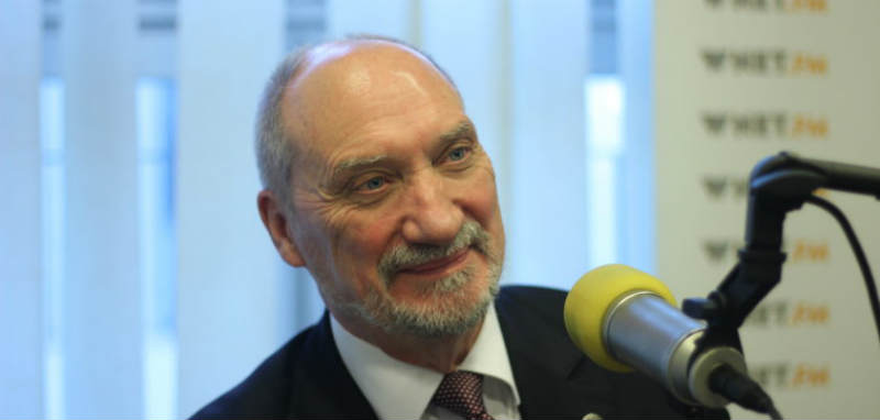 [WIDEO] Macierewicz: Budowa armii UE oznacza zgodę na rosyjską dominację w Europie.
