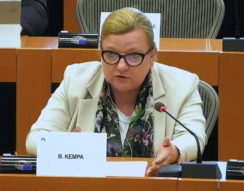 Kempa: Budowanie polityki rozwojowej w krajach rozwijających się jest skutecznym kierunkiem, zapobiegającym nielegalnej migracji [WIDEO]