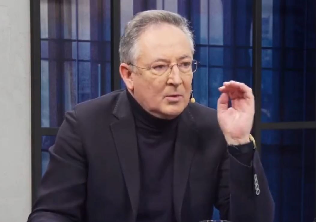 Sienkiewicz bezczelnie manipuluje w mediach. Porównał cytowanie przez Rosjan Sikorskiego i Jakiego [WIDEO]