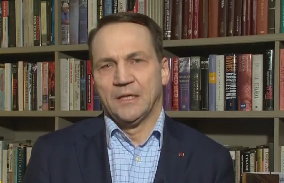 Sikorski: Putin to nie Stalin. Morduje detalicznie, a nie hurtowo [WIDEO]