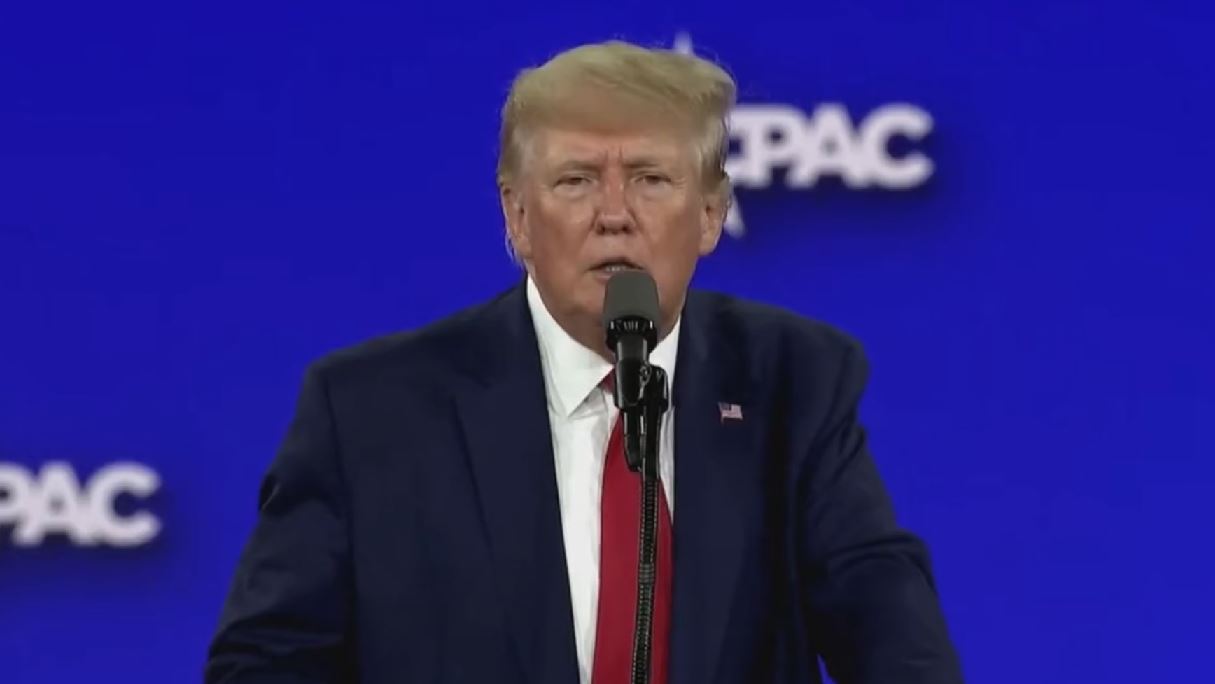 Trump: W szkole nie możesz uczyć o Biblii, ale możesz uczyć dzieci, że mężczyźni mogą zajść w ciążę [WIDEO]