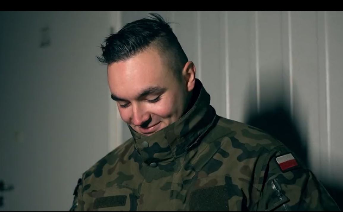 Piękny klip z żołnierzami w roli głównej. „Strzegą granic Polski, żebyśmy mogli spokojnie świętować” [WIDEO]