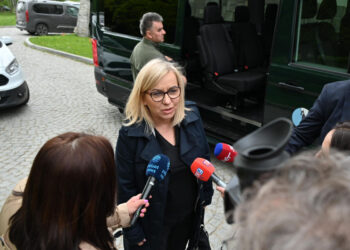 Kompromitacja pomysłu Hennig-Kloski. Drogo, pusto, kompromitująco. Fiasko elektrycznych busów w Tatrach jako symbol marnotrawstwa pieniędzy