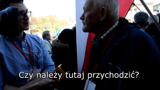 Dziennikarz TVN zadaje BŁYSKOTLIWE pytania podczas obchodów VII Rocznicy Katastrofy Smoleńskiej