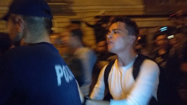 SEJM NOCĄ: Opozycja ŁAMIE PRAWO! ATAKUJE POLICJĘ! PLUJE NA DZIENNIKARZY!