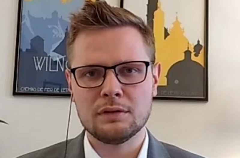 WAŻNY APEL DO MŁODYCH! Woś: „To nie jest zwykła grypa. Apele, które słyszymy, to nie jest pic na wodę”