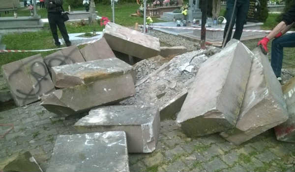 Brawo! Na Podkarpaciu dokonano rozbiórki nielegalnego pomnika UPA