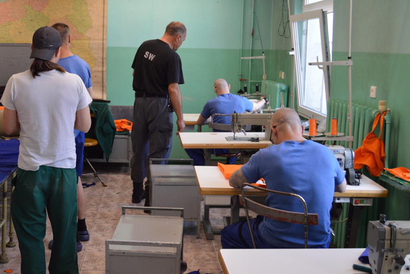 Na polecenie Ziobry więźniowie będą pracować przy produkcji maseczek i środków dezynfekujących!