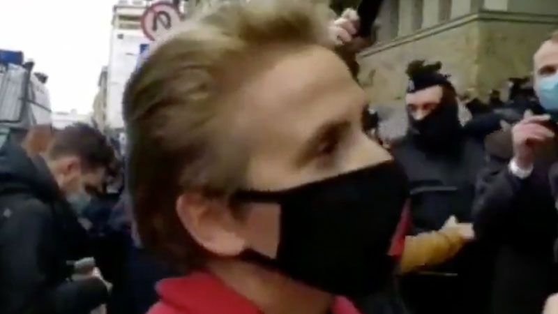 Scheuring-Wielgus przekazała publicznie dane funkcjonariusza. Jego rodzina zaczęła dostawać pogróżki